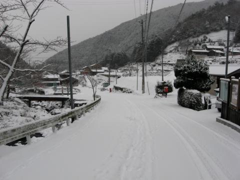 雪の岩座神 2011-01-16 07:53